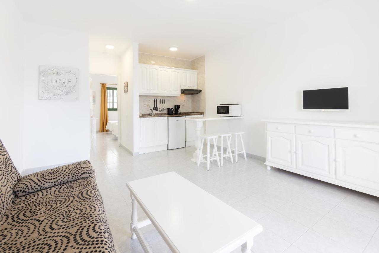 Apartamentos Aloe Puerto del Carmen  Bagian luar foto