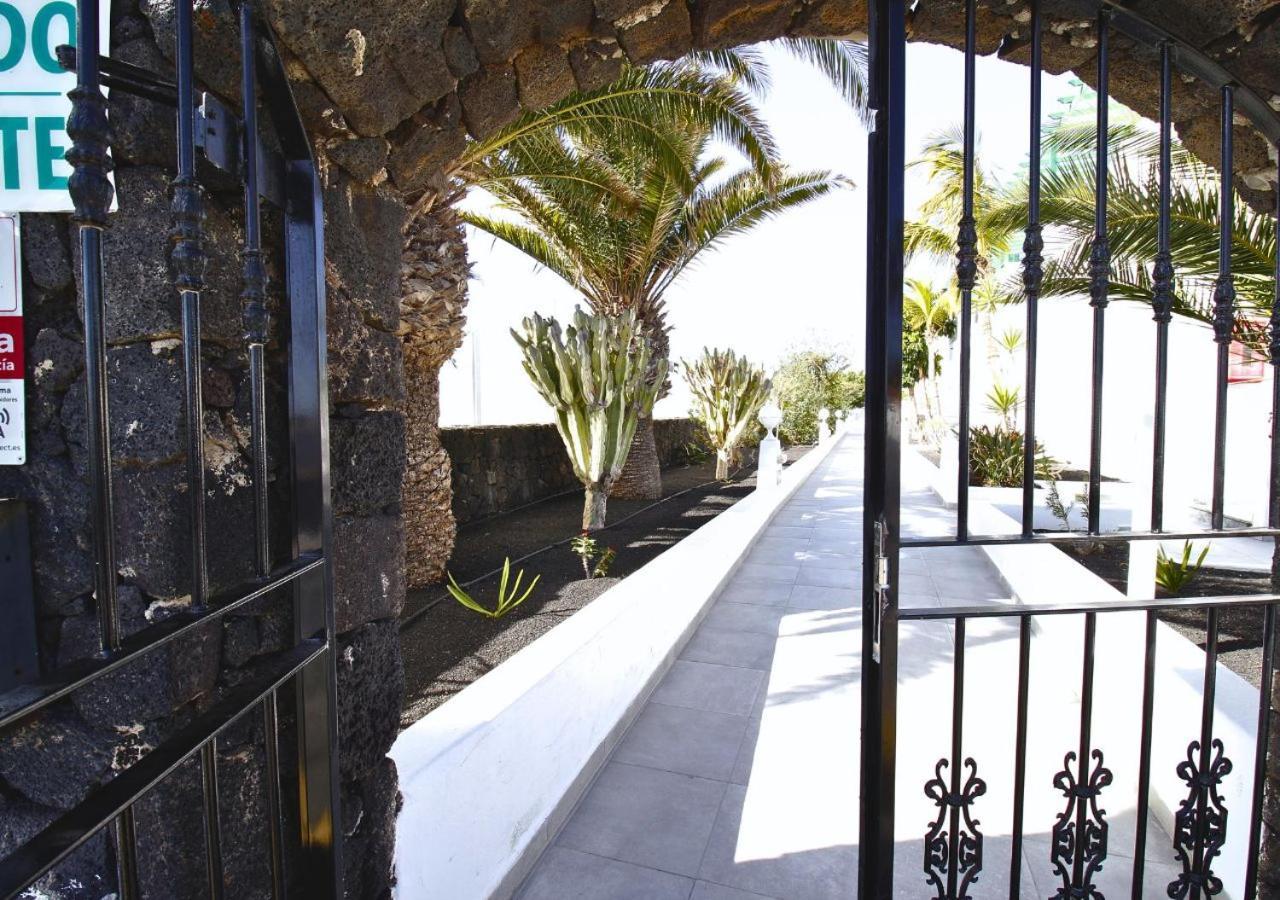 Apartamentos Aloe Puerto del Carmen  Bagian luar foto