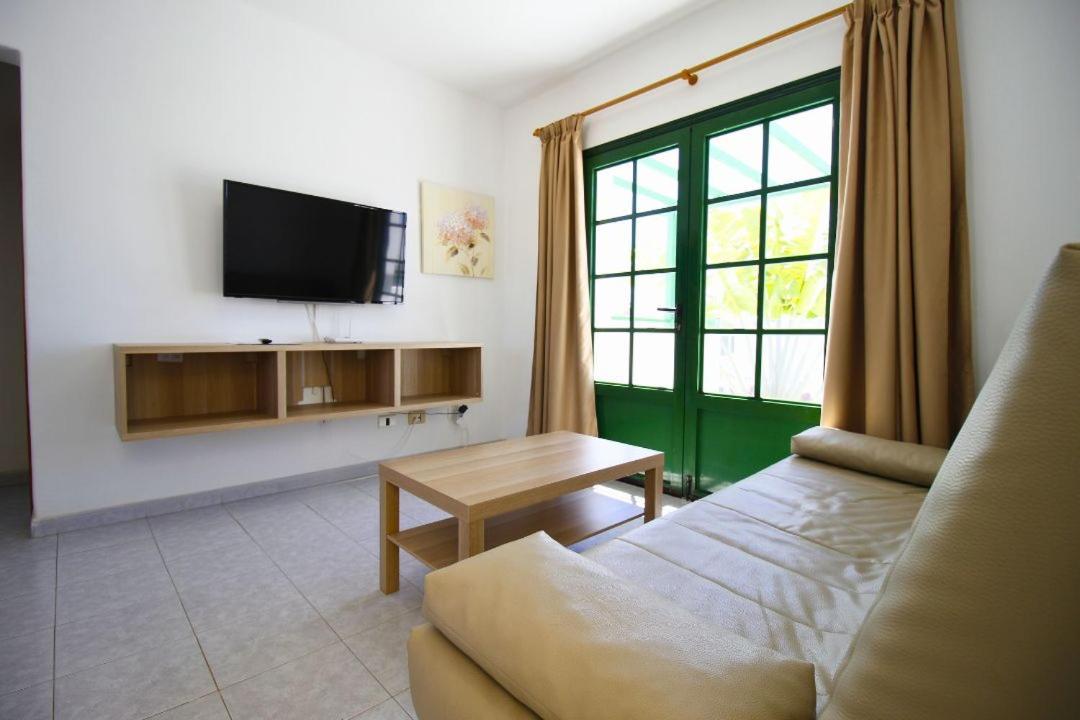 Apartamentos Aloe Puerto del Carmen  Bagian luar foto