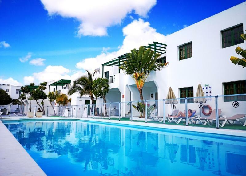 Apartamentos Aloe Puerto del Carmen  Bagian luar foto